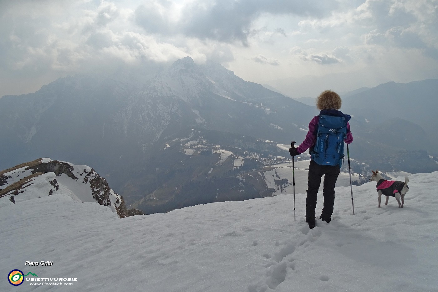 67 Vista sul Colle di Zambla e in Alben.JPG -                                